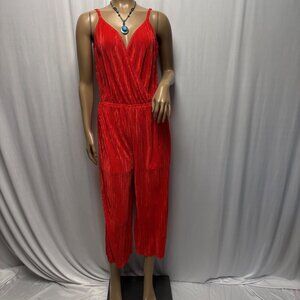 Love Fire Red Pleated Sleeveless Jumpsuit Womens Medium V Neck Cropped Legs NEW
